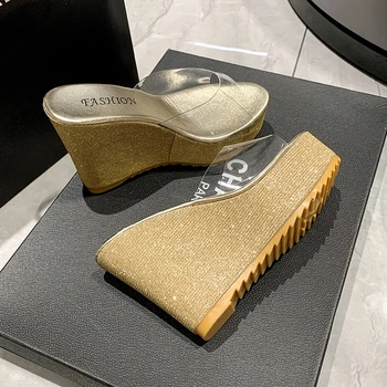 הזהב נעל נשים 2023 קיץ אופנה פלטפורמת נעלי בית מדרון העקב נעלי נשים PVC שקוף פלחי שקופיות