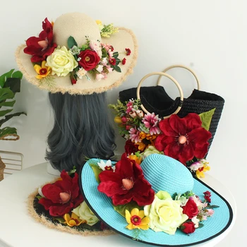 הקיץ בעבודת יד גדול מתחת לשולי הכובע נשים דשא קש קרם הגנה כובע פרחים מלאכותיים קש תיק חוף נסיעות חליפה בסגנון כפרי